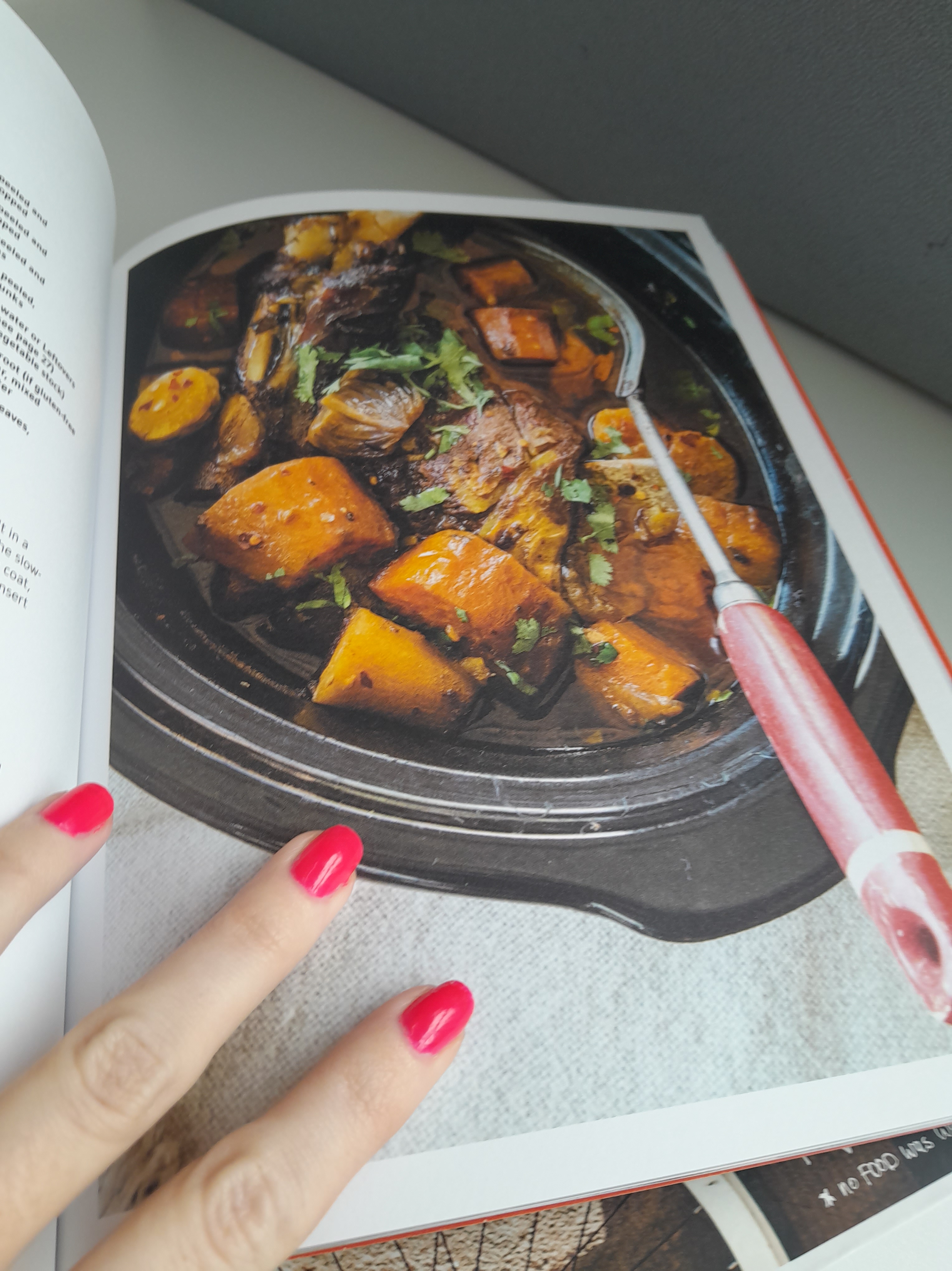 I quit sugar - Slow cooker cookbook by sarah wilson - Book review